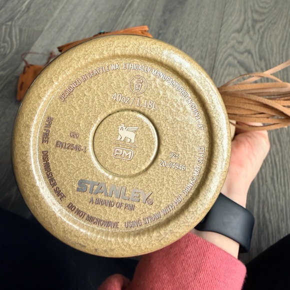 Post Malone x Stanley Quencher H2.0 FlowState Tumbler with Quencher Pouch Belt - Picture 10 of 16